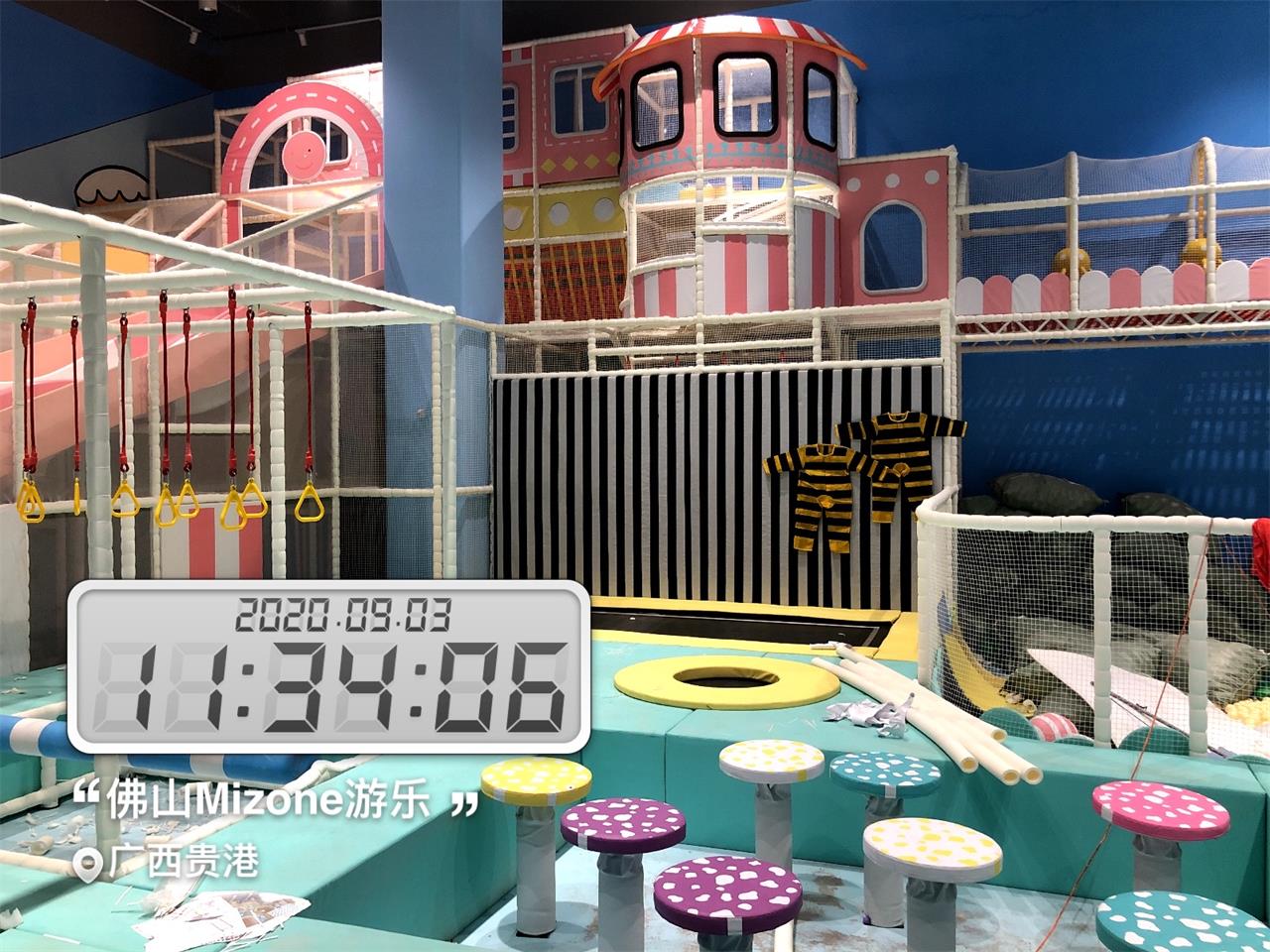 廣西貴港淘氣堡安裝現(xiàn)場(chǎng)