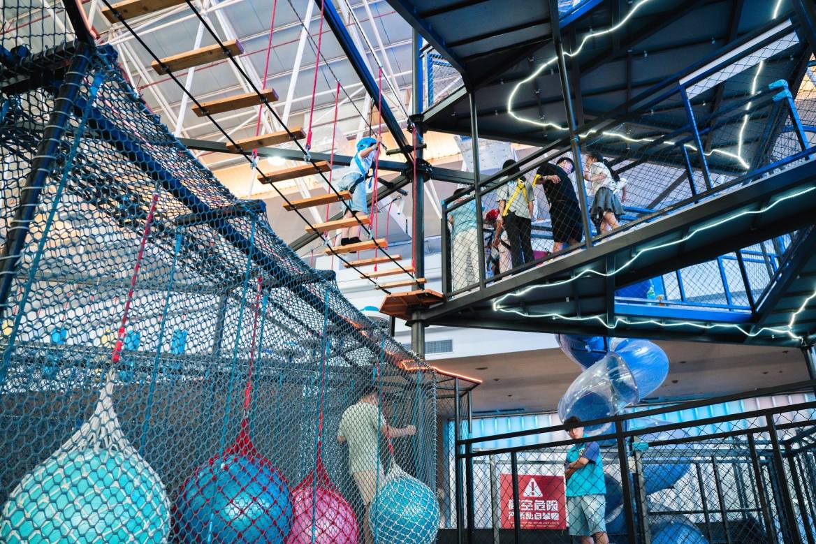 南京開潮玩運動館？創(chuàng)業(yè)者必看：源頭廠家蜜動游樂，設計+設備一站式搞定！