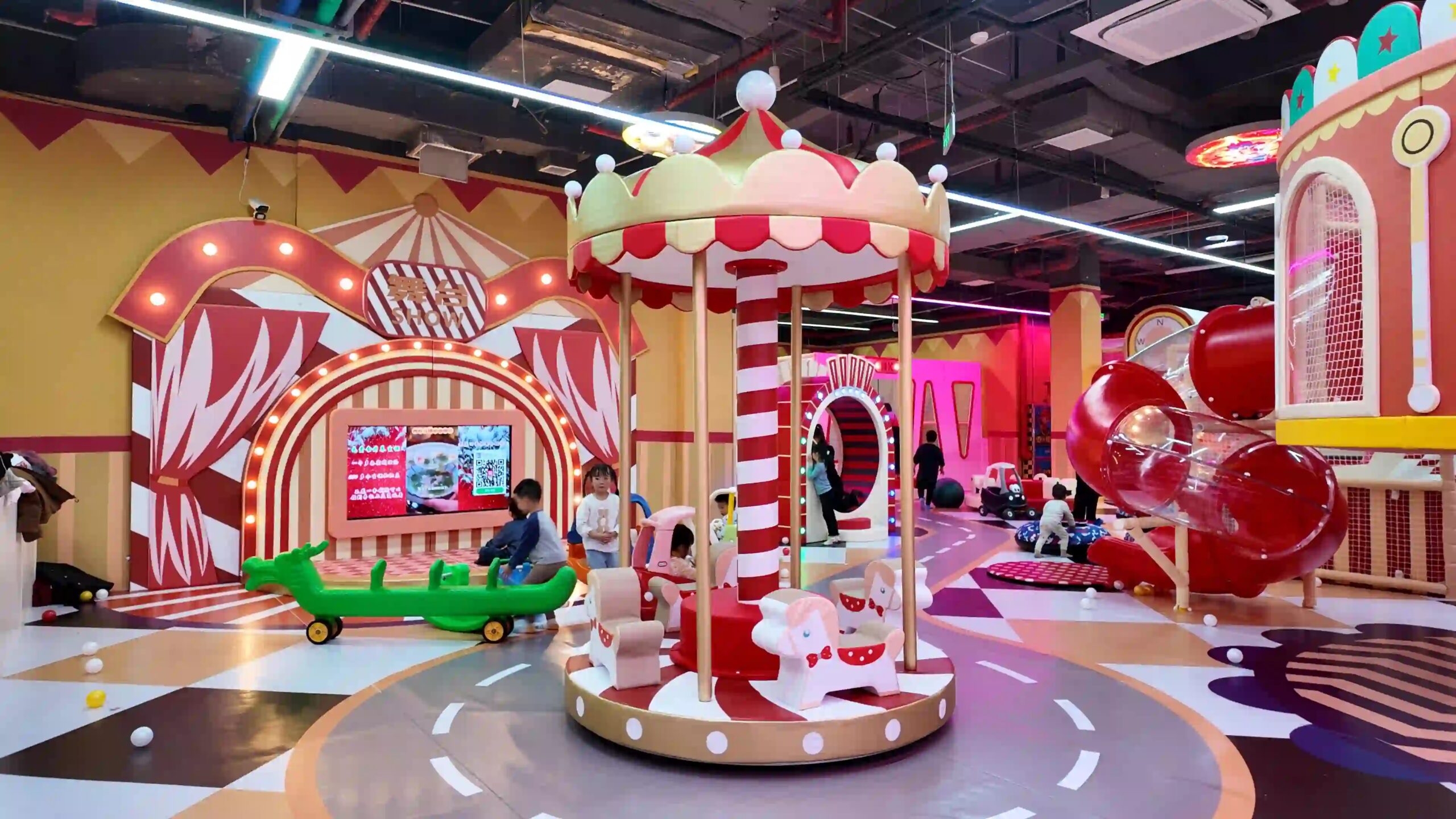 鄭州開(kāi)室內(nèi)游樂(lè)場(chǎng)找源頭廠家？蜜動(dòng)游樂(lè)：15年經(jīng)驗(yàn)讓你少走彎路